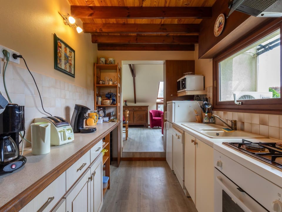 Kitchen or kitchenette, Living room