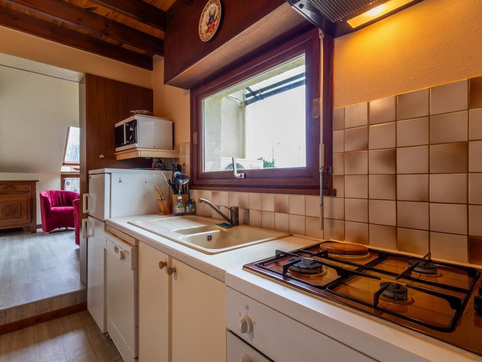 Kitchen or kitchenette, Living room