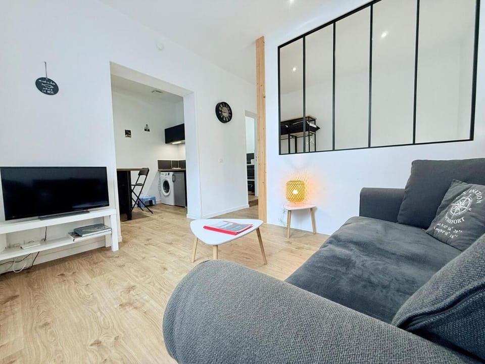 1738 - T1 Bis Corderie Royale RDC hyper Centre Apartment in Nouvelle-Aquitaine