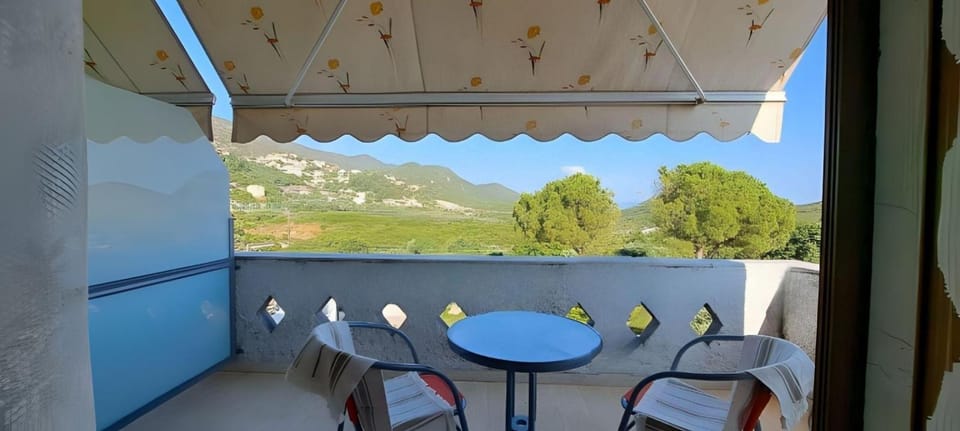 Natural landscape, View (from property/room), Balcony/Terrace