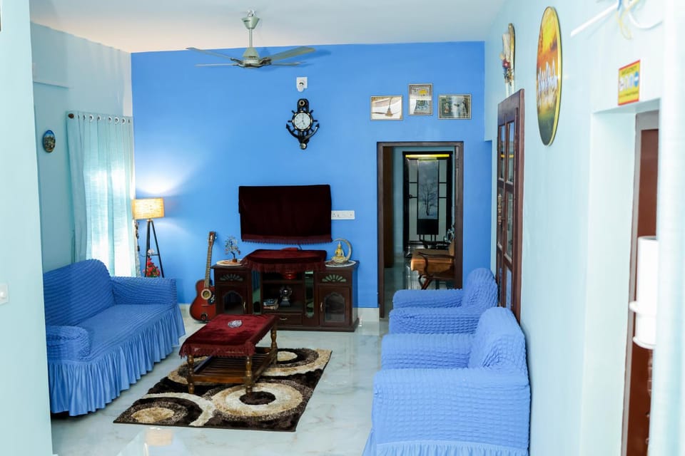 Communal lounge/ TV room