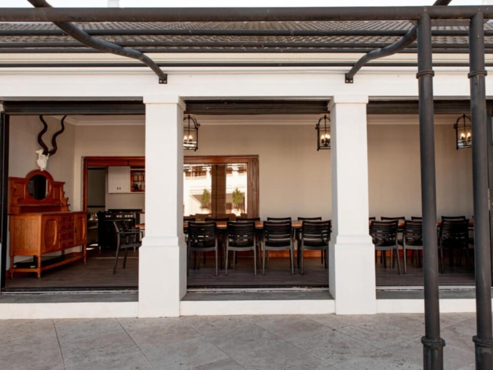 Property building, Dining area, Meeting/conference room