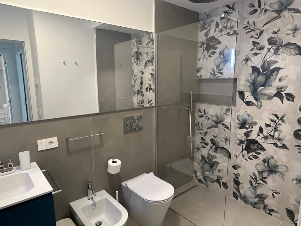 Shower, Toilet, Bathroom, bidet