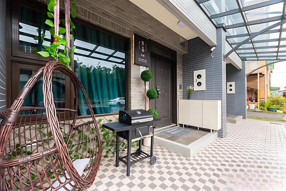 Patio, BBQ facilities