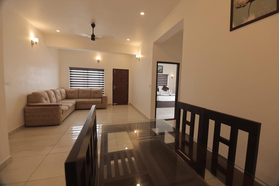 Living room, Seating area, Dining area, Meeting/conference room, Dinner