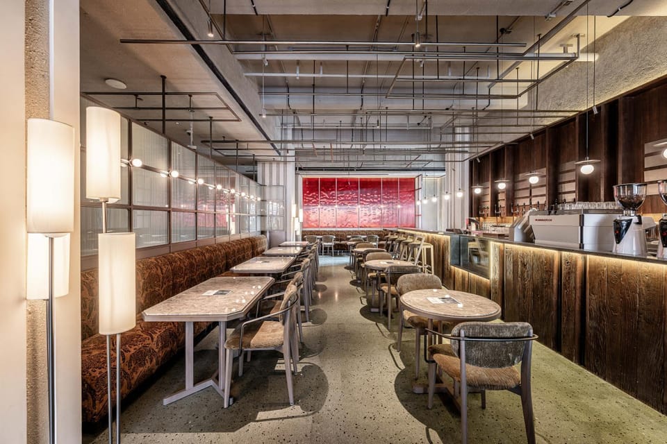 Restaurant/places to eat, Seating area