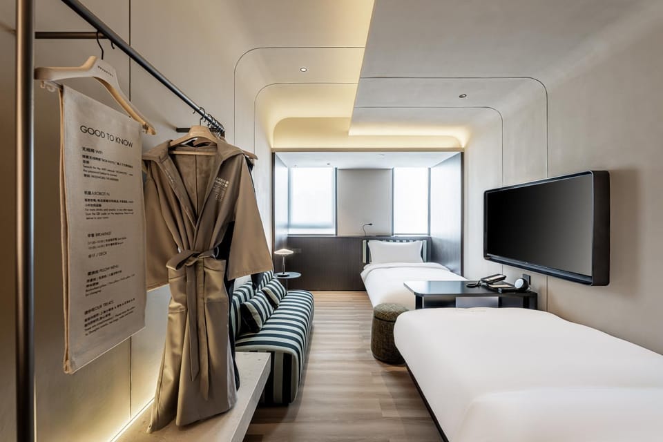 Bed, TV and multimedia