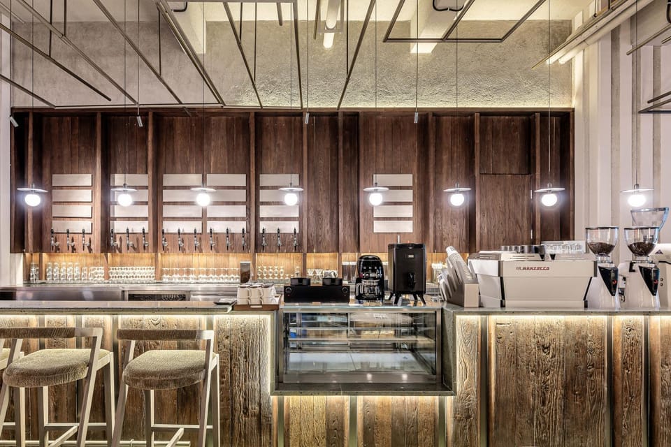 Coffee/tea facilities, Lounge or bar