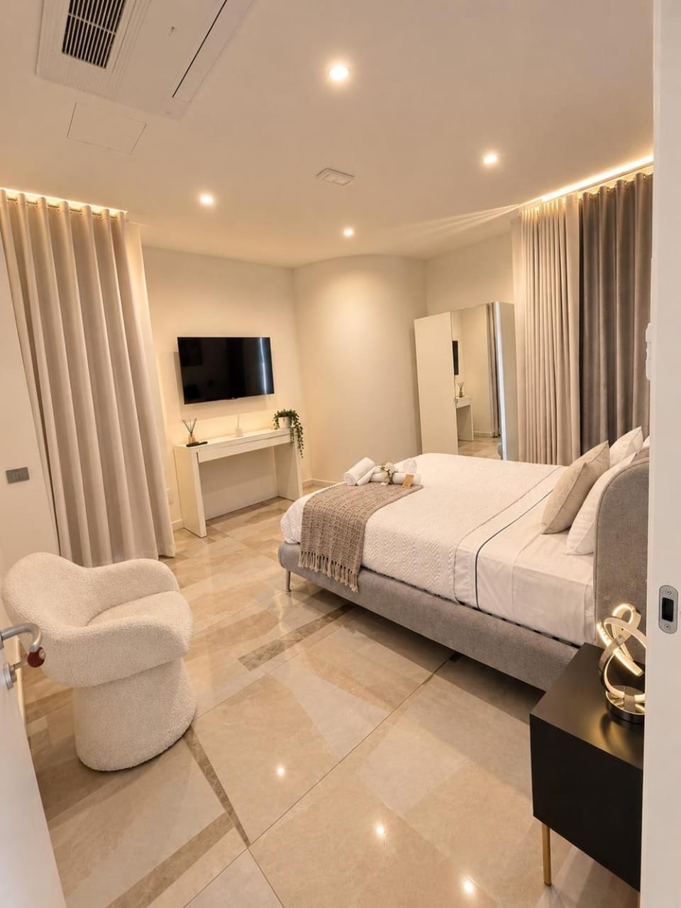 Crazi Suites Bed and Breakfast in Campania