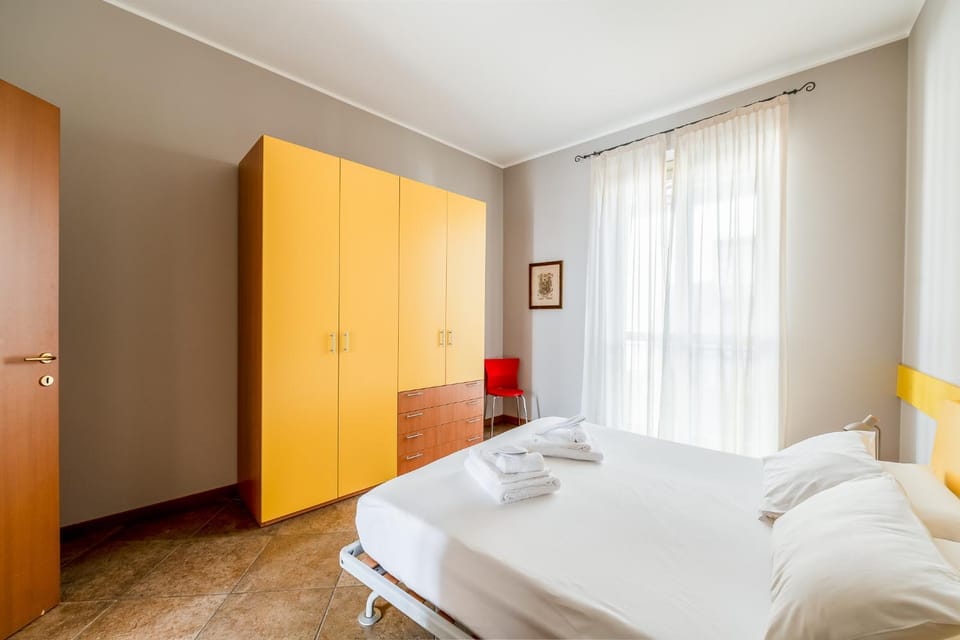 Bed, Photo of the whole room, Bedroom, towels, wardrobe