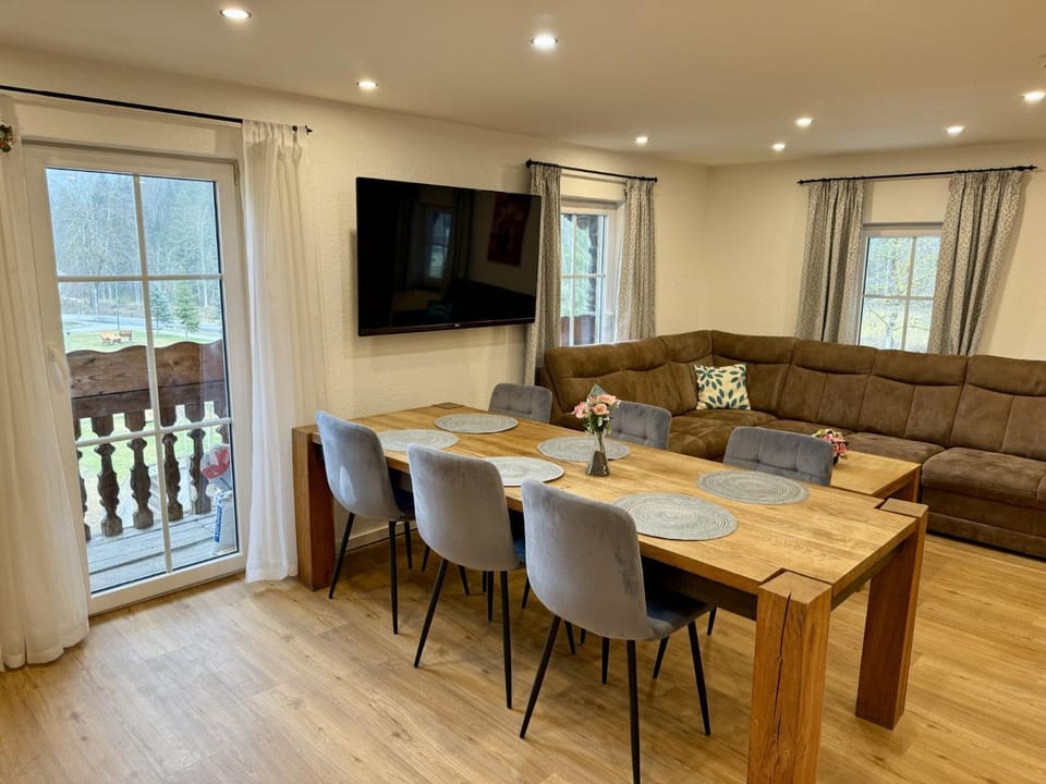 Living room, Dining area