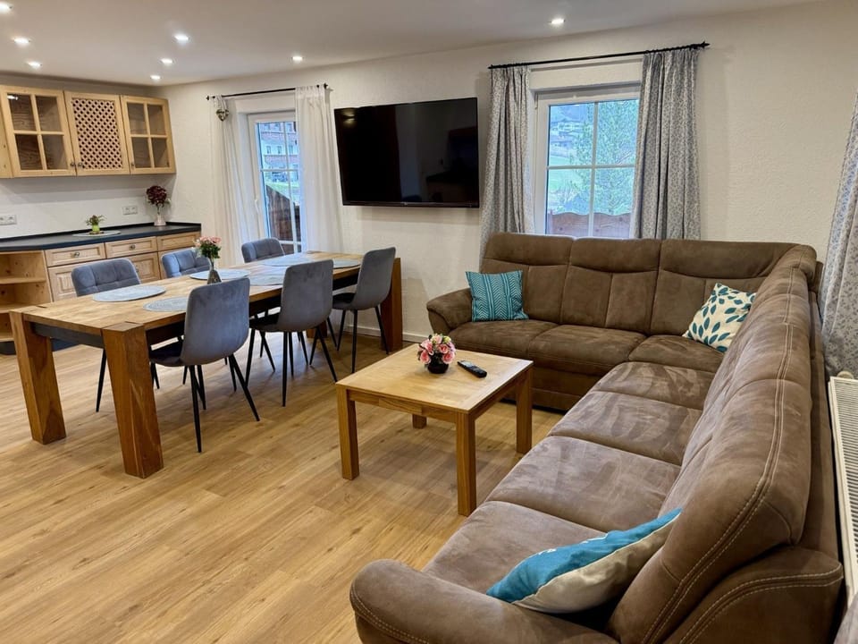 Kitchen or kitchenette, Living room, Dining area