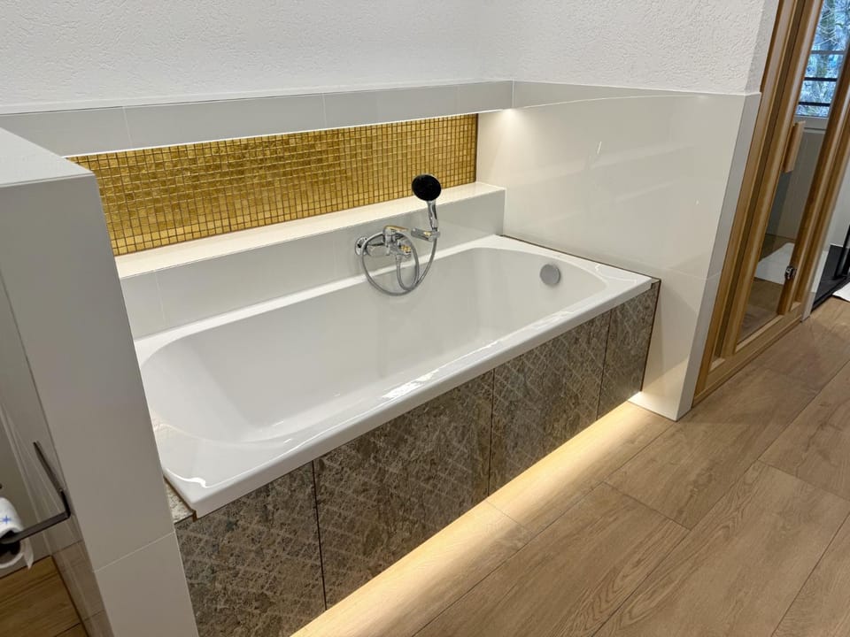 Bathroom, Bath