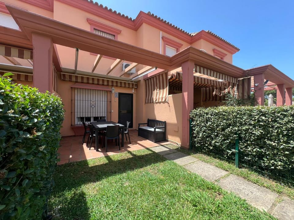 Villa Serena House in Chiclana de la Frontera