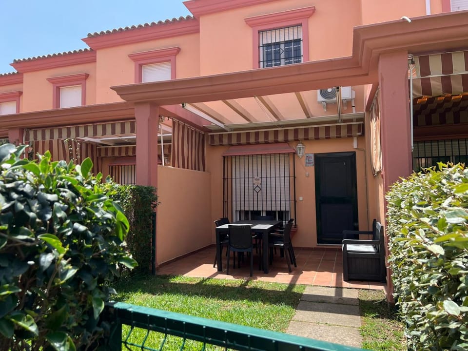 Villa Serena House in Chiclana de la Frontera