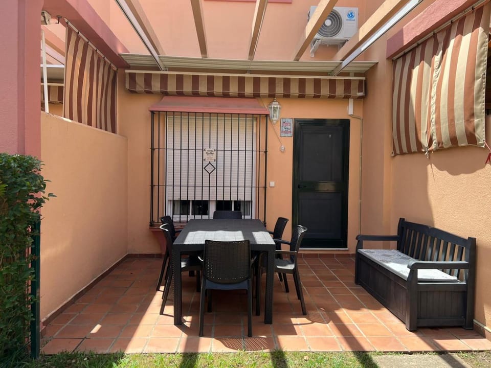 Villa Serena House in Chiclana de la Frontera
