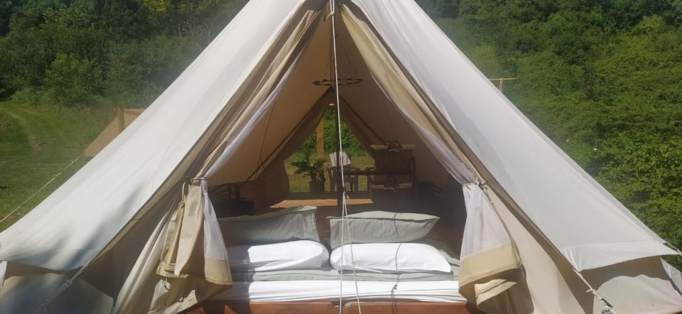 Relax in Nature Your Cozy, Fully Furnished Bell Tent Awaits Bed and Breakfast in Nouvelle-Aquitaine