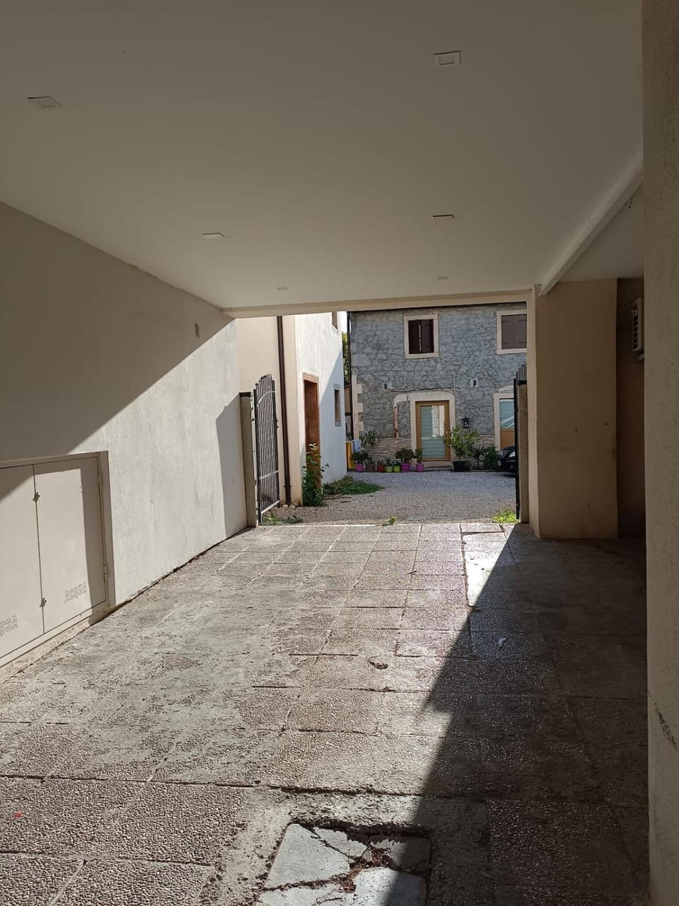 Facade/entrance