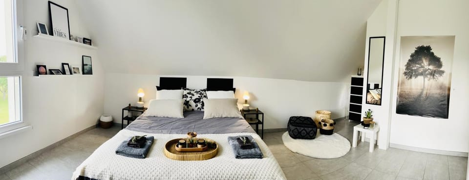 Maison et son jardin House in Grand Est