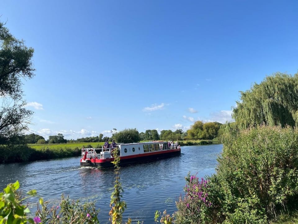 Fun 7 holidays entire flat Apartment in South Cambridgeshire District