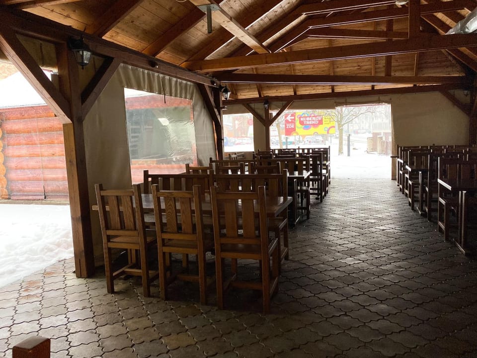 Property building, Restaurant/places to eat