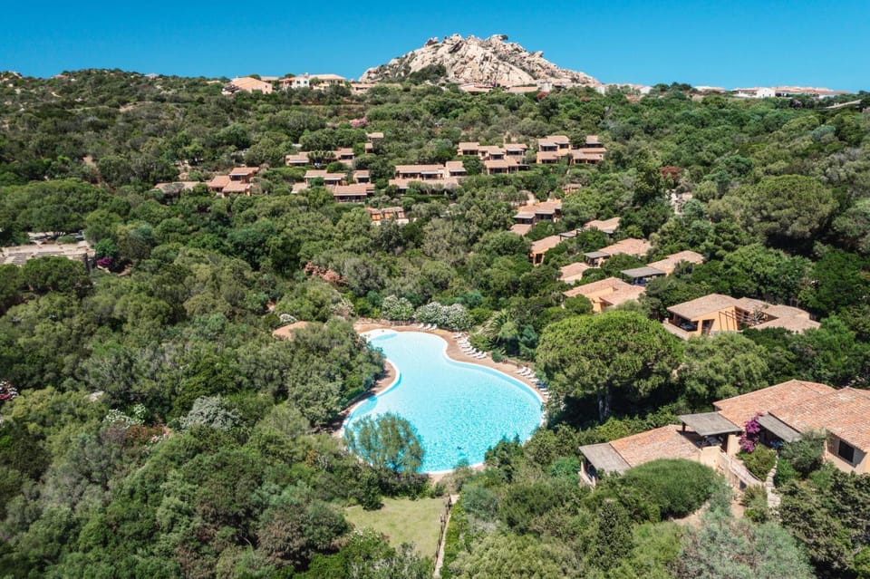 Property building, Pool view