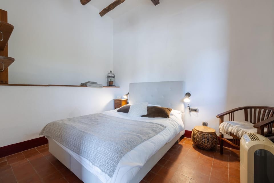 Property building, Living room, Bedroom