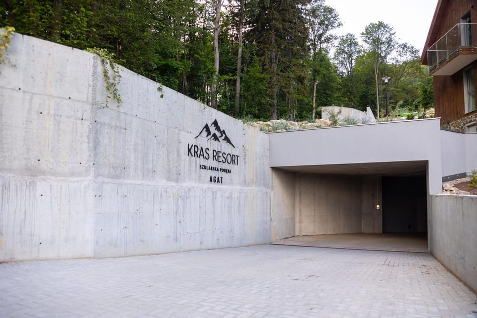 Apartament z prywatnym jacuzzi z widokiem na góry 109 KRAS RESORT Apartment in Lower Silesian Voivodeship