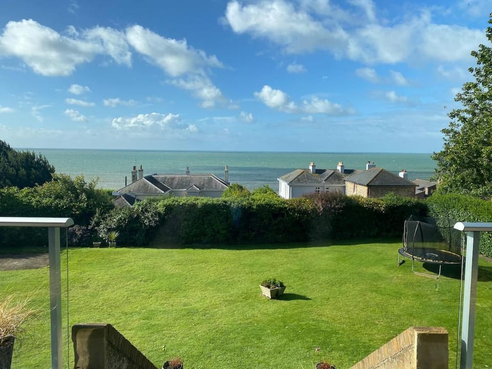Garden view, Sea view