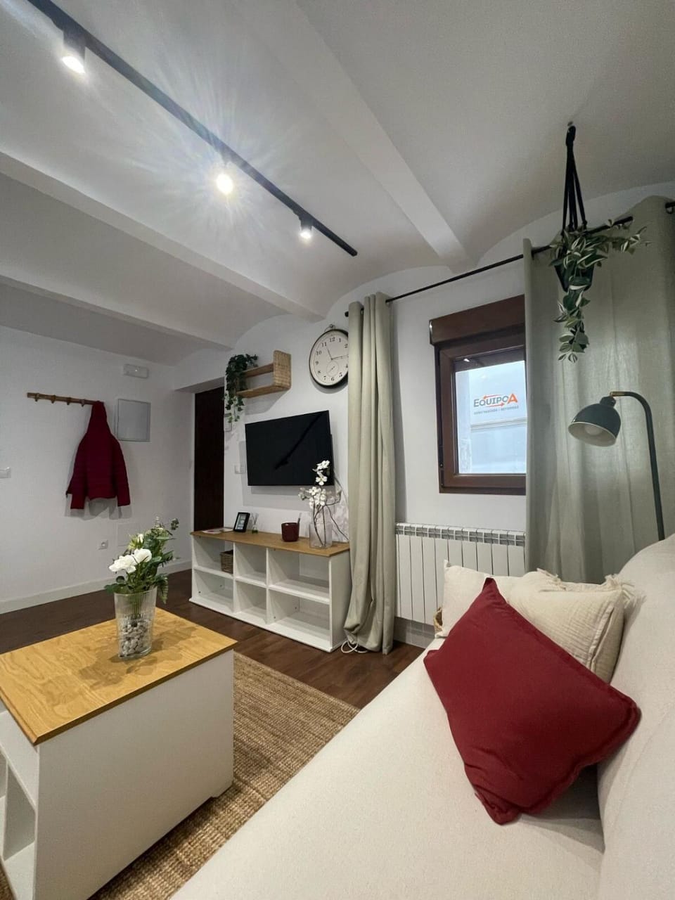 Communal lounge/ TV room, TV and multimedia, Living room, Evening entertainment