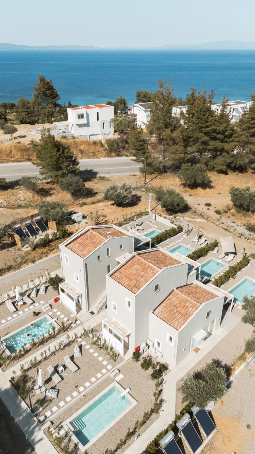 Property building, Day, Natural landscape, Bird's eye view, Floor plan, Sea view, Swimming pool, Location