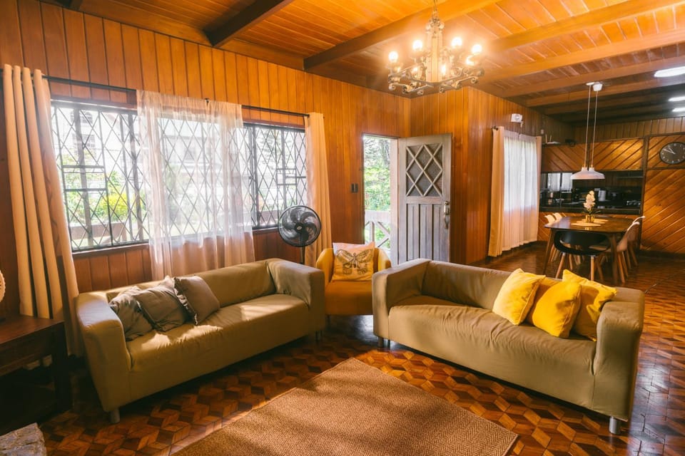 Communal lounge/ TV room, TV and multimedia, Living room, Seating area, Evening entertainment