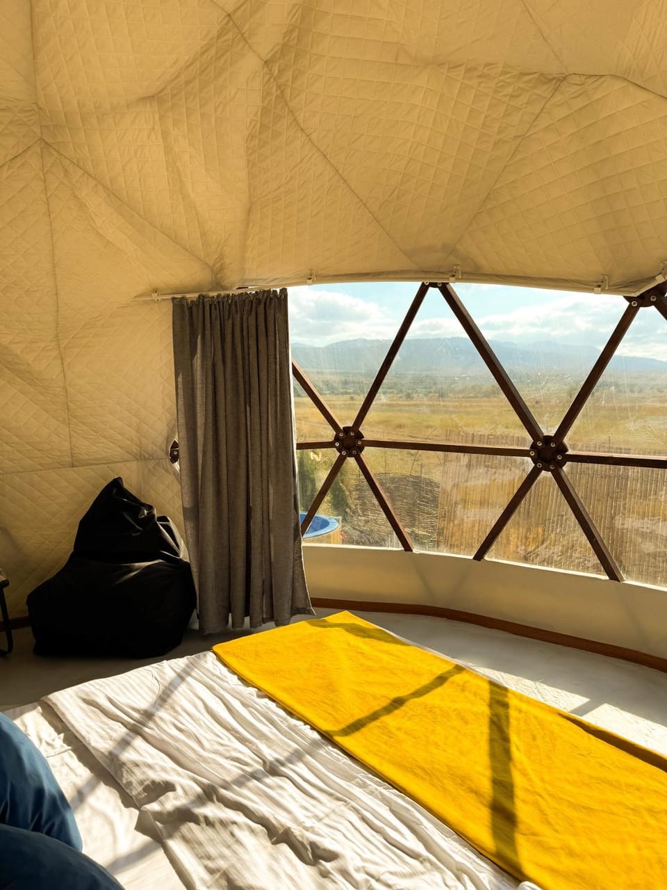 Bed, Photo of the whole room, Bedroom, Mountain view