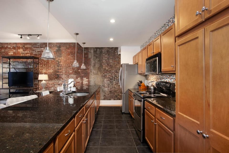 The Quiet Old City Hideout Apartment in Knoxville