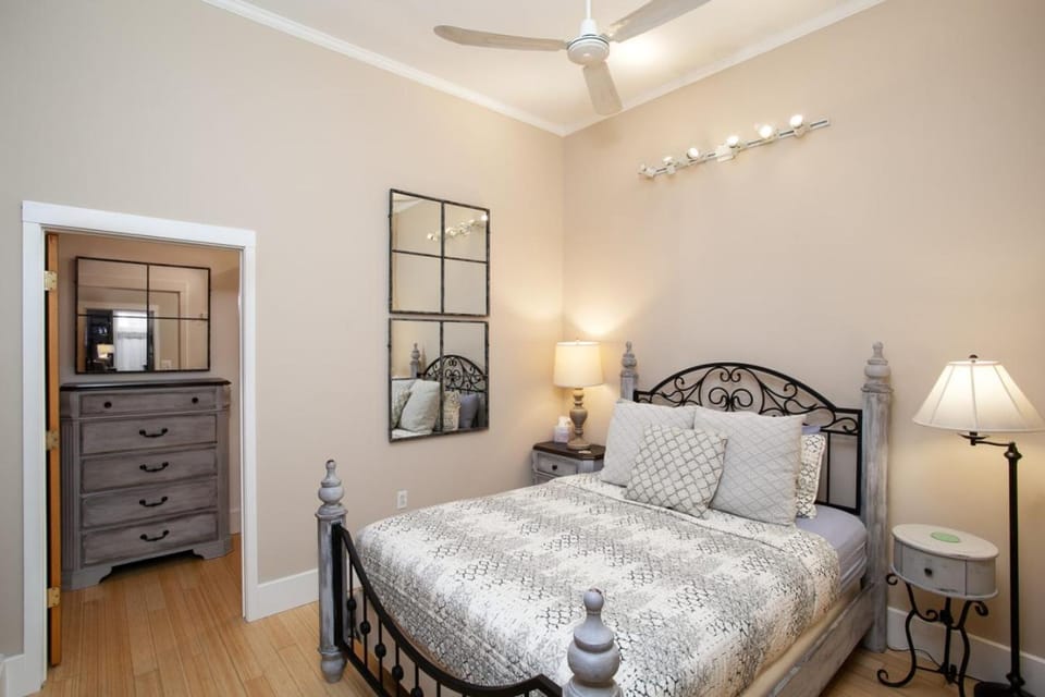 The Quiet Old City Hideout Apartment in Knoxville