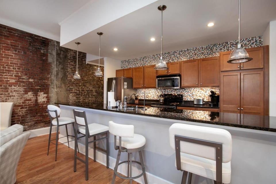 The Quiet Old City Hideout Apartment in Knoxville
