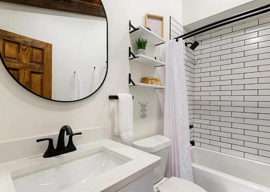 Stayhocha Creek Cabin, Playlet, Bubbling Hot tub Cabin in Broken Bow