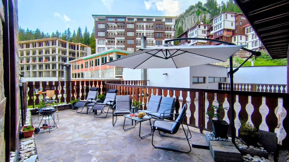 Summer, BBQ facilities, Balcony/Terrace, Mountain view, furniture