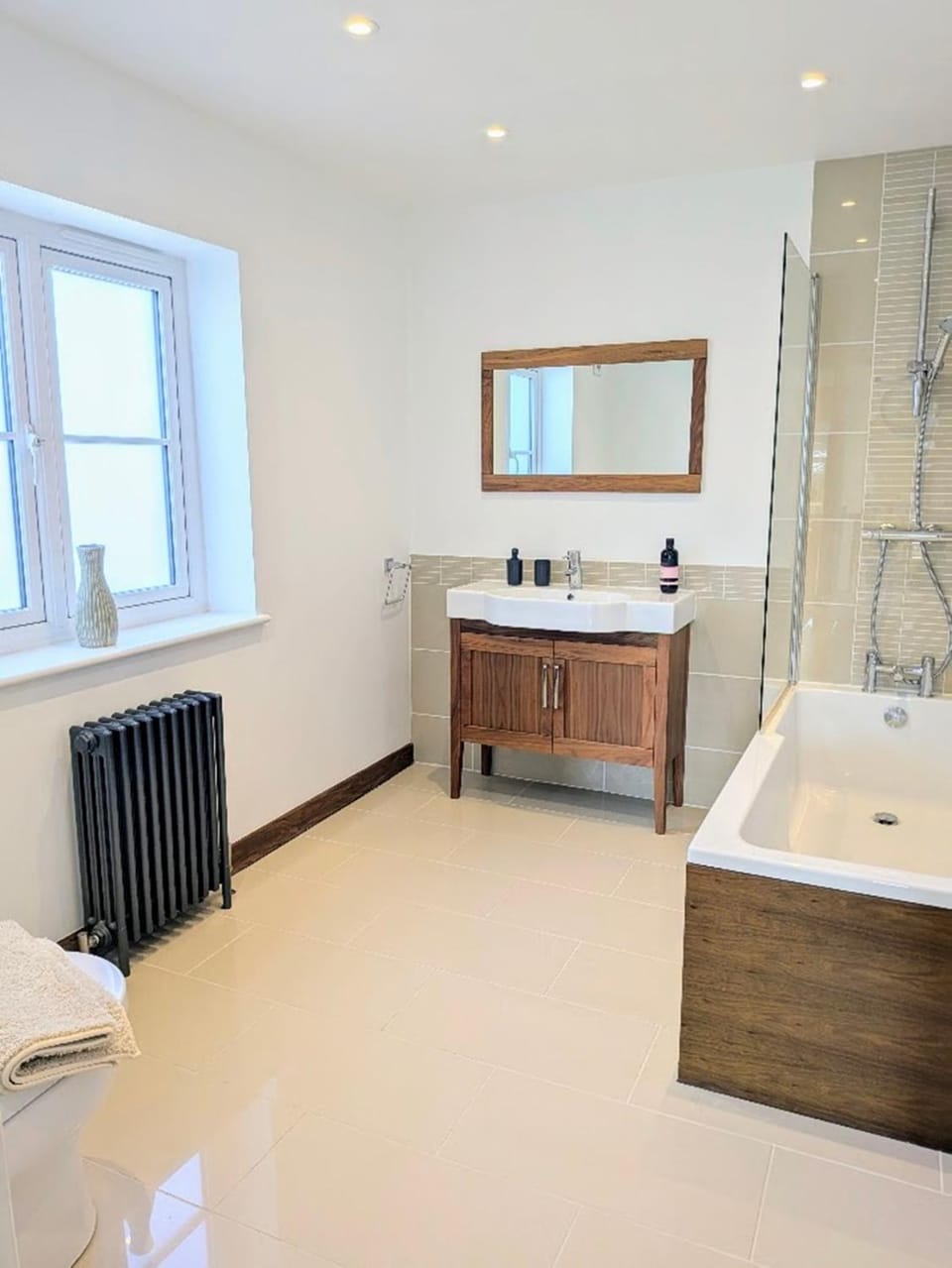 Bathroom, Bath, towels