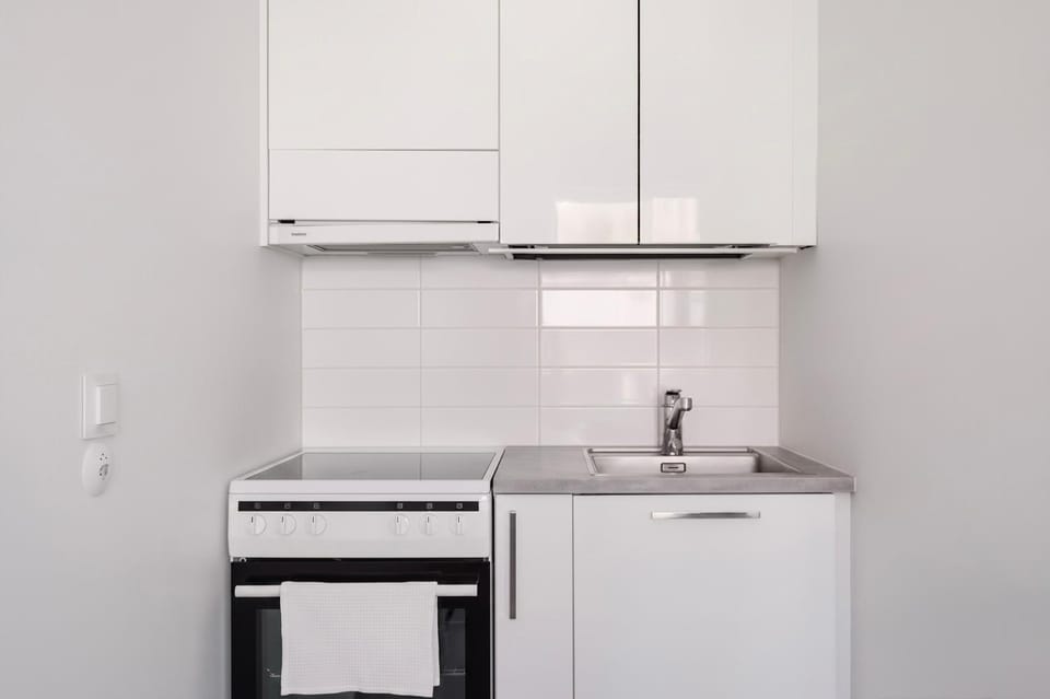 Kitchen or kitchenette, oven, stove