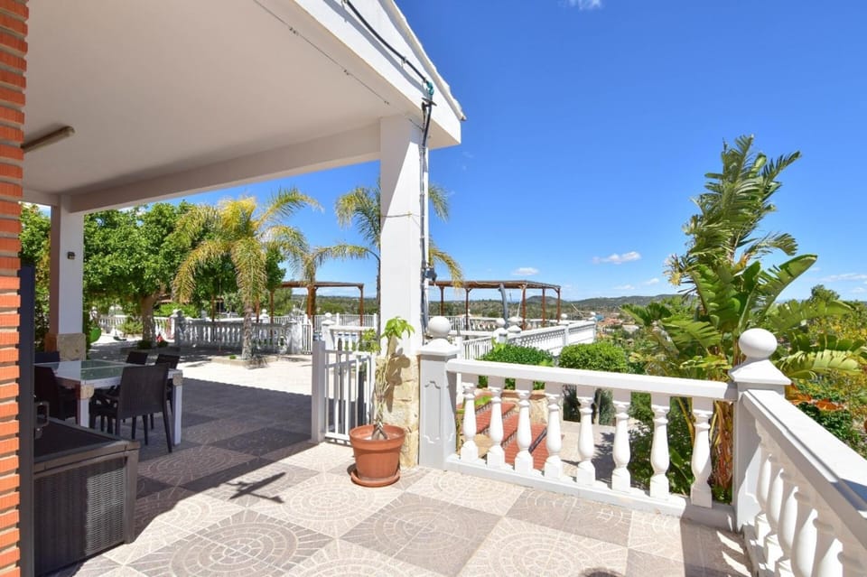 Exclusive Villa in Catadau: Pool & Private Gardens House in Valencian Community
