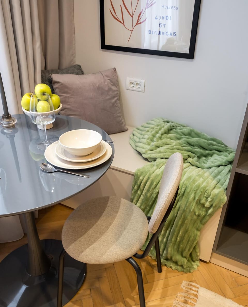 Living room, Seating area, Dining area