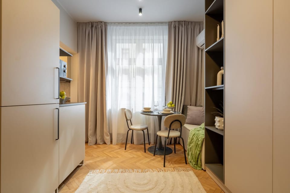 Living room, Seating area, Dining area