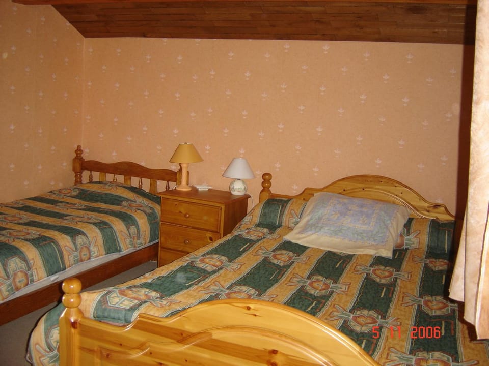 Vue exceptionnelle sur le lac Chalet in Haute-Savoie