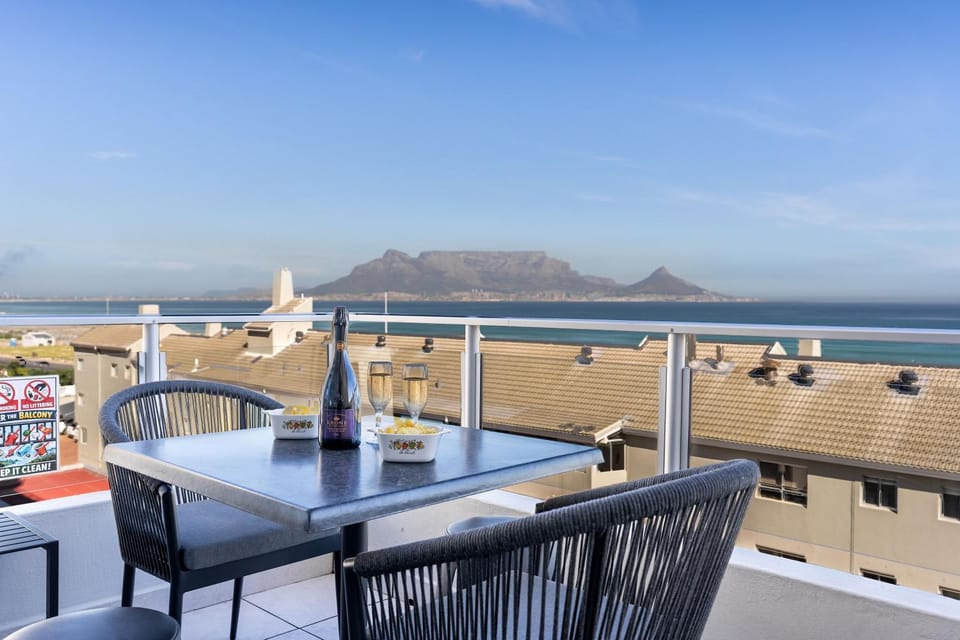 Beachfront Bliss with Pool & Ocean Views Apartment in Cape Town
