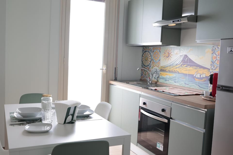 Kitchen or kitchenette, Dining area, stove
