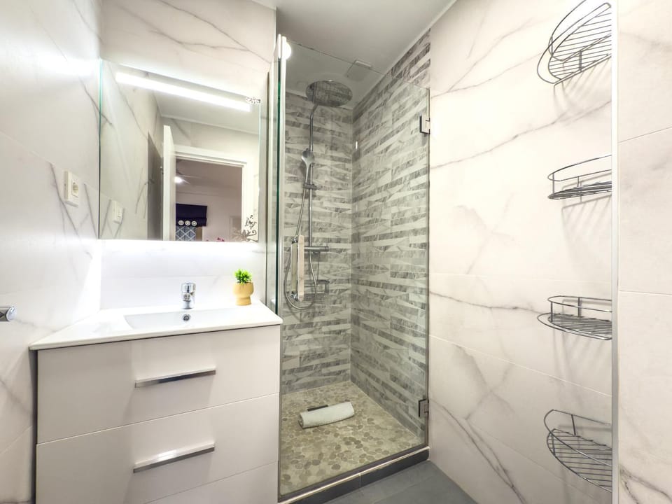Shower, Bathroom