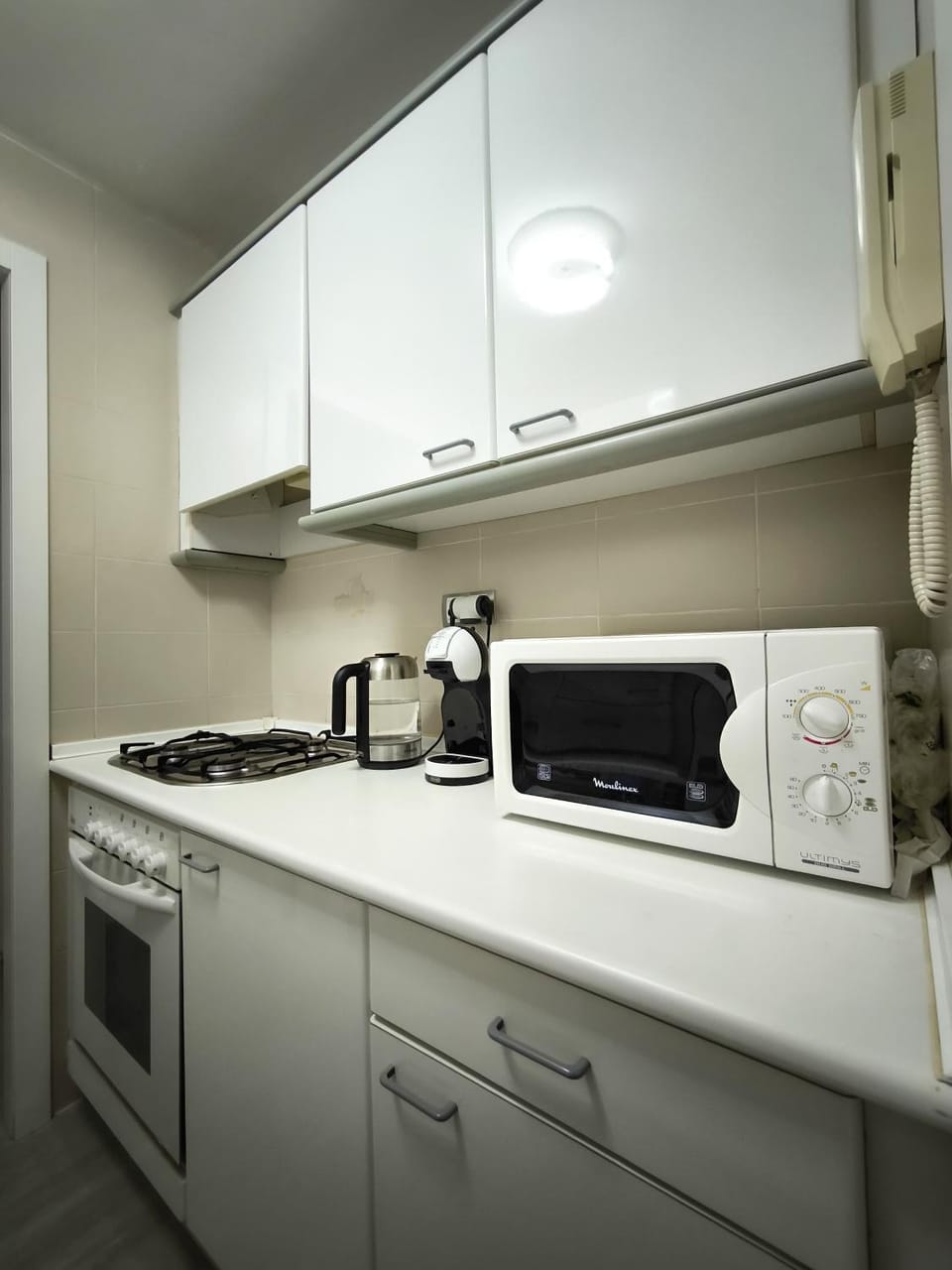 Coffee/tea facilities, stove