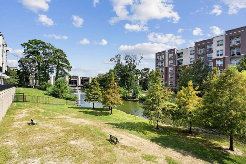 Vargos Longterm Gym pool 2B2B King fully equipped Apartment in Houston