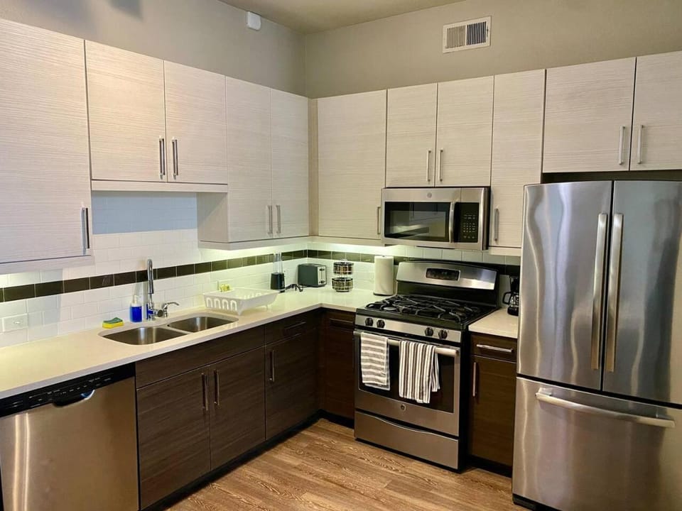 Vargos Longterm Gym pool 2B2B King fully equipped Apartment in Houston